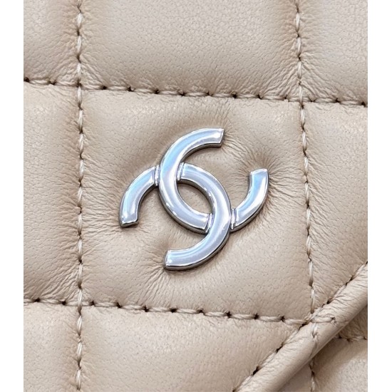 CHANEL WOC