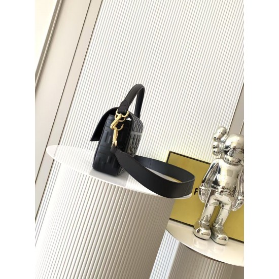 FENDI Baguette