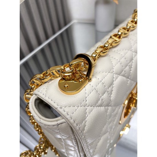 Dior Montaigne