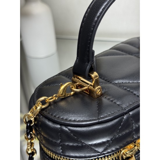 Dior Montaigne