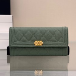 CHANEL BOY BAG