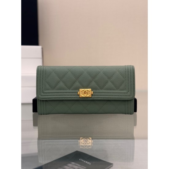 CHANEL BOY BAG