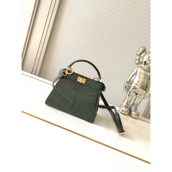 FENDI Peekaboo