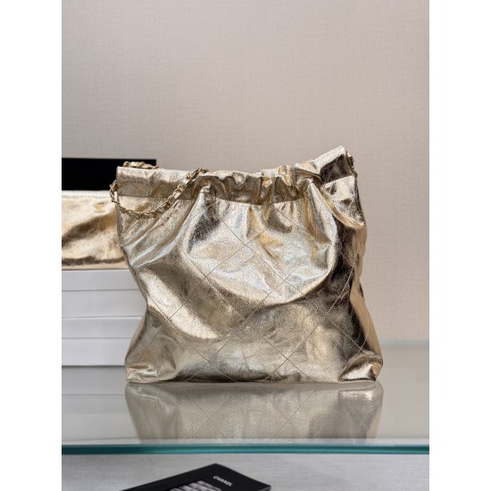 CHANEL 22 Bag