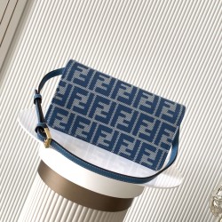 FENDI Baguette