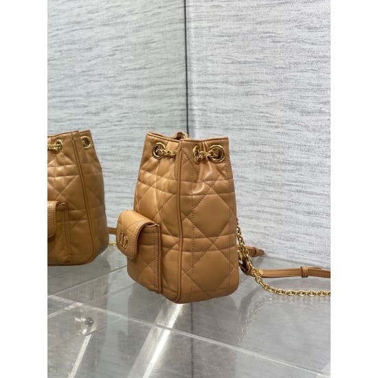 Dior Caro