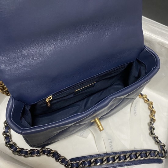 CHANEL 19 BAG
