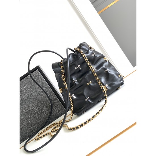 CHANEL 22 Bag