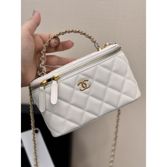 CHANEL WOC