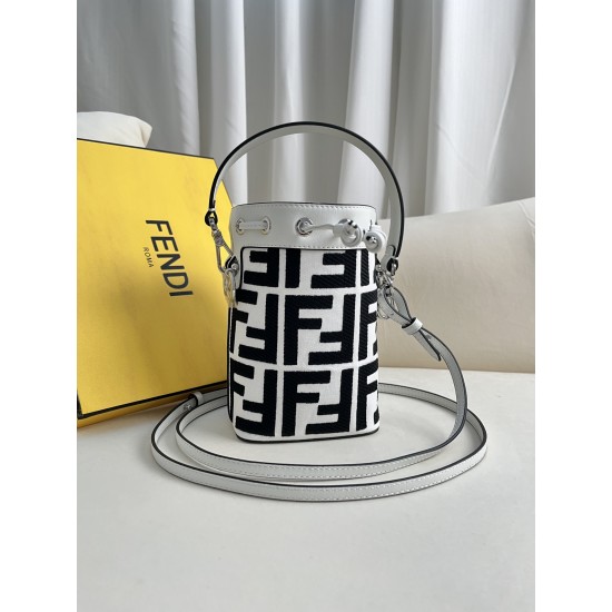 FENDI Bucket Bags