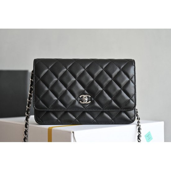 CHANEL WOC