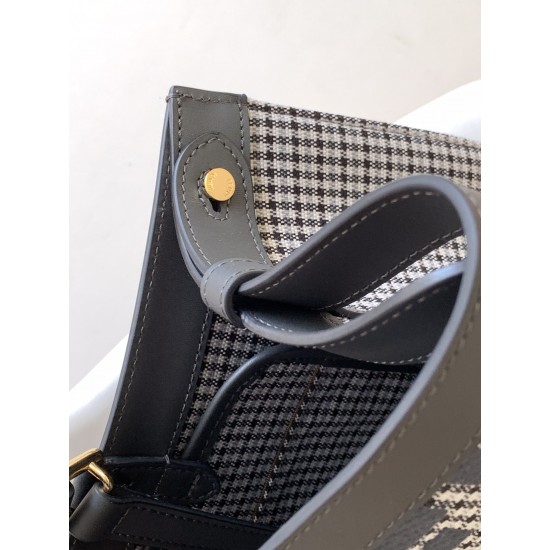 FENDI Tote Bags