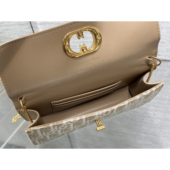 Dior Caro