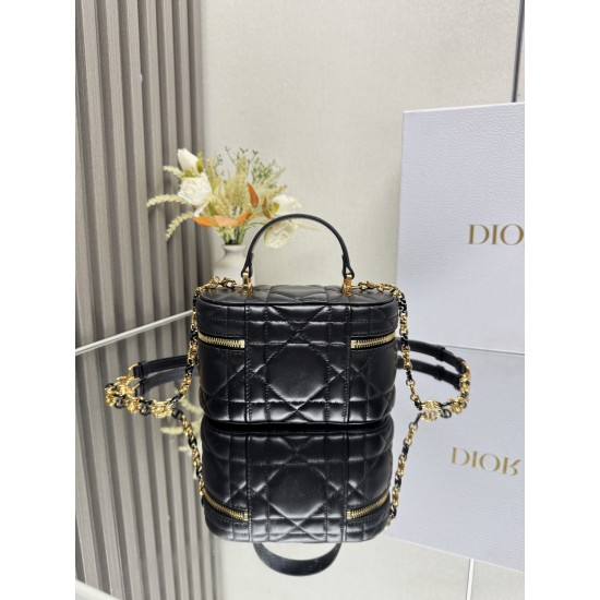 Dior Montaigne