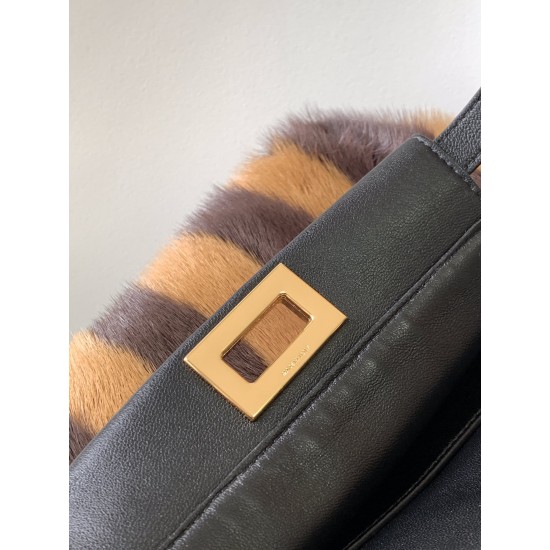 FENDI Peekaboo