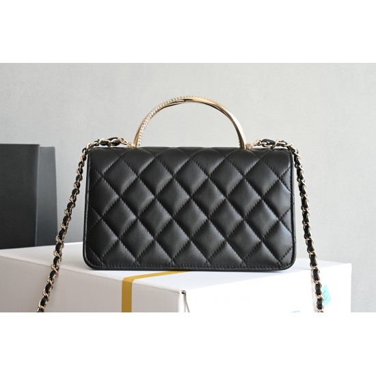 CHANEL WOC