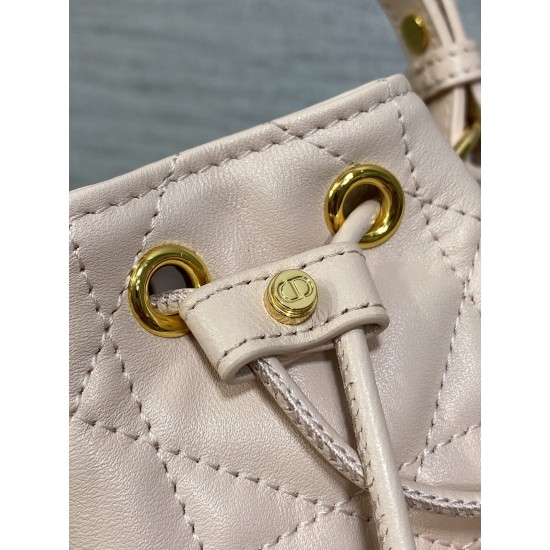 Dior Caro