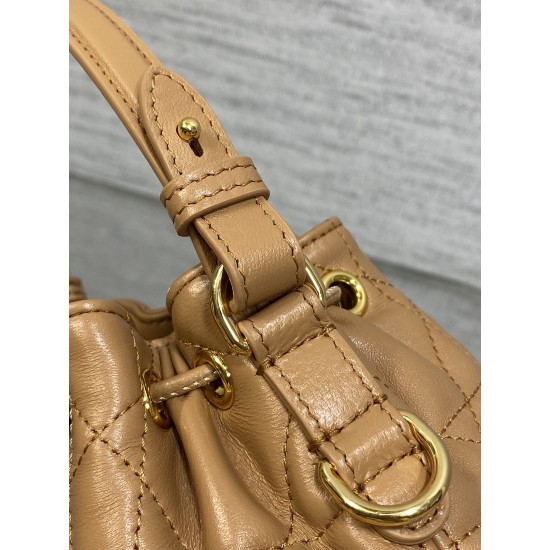 Dior Caro