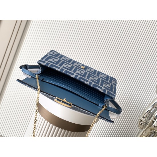 FENDI Baguette