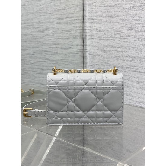 Dior Caro