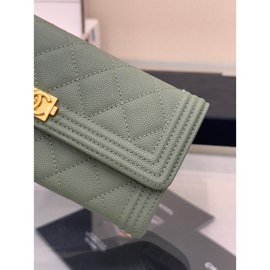 CHANEL BOY BAG