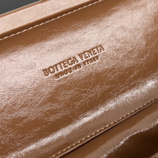 Bottega Veneta More