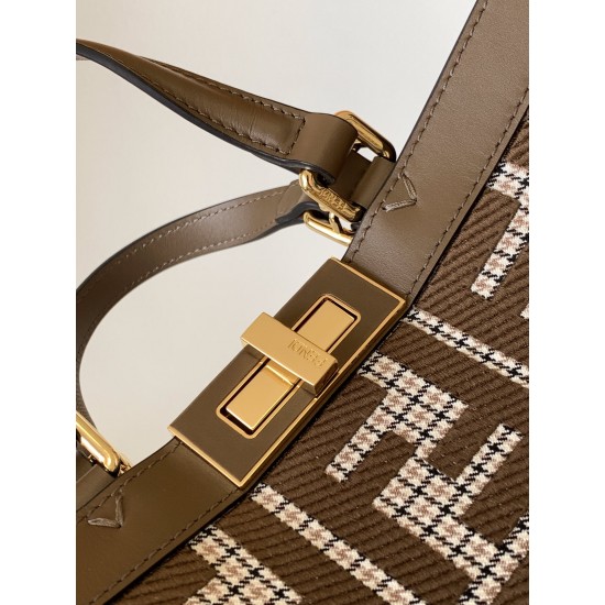 FENDI Tote Bags