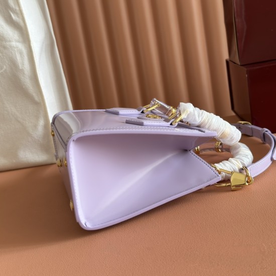 Gucci Diana