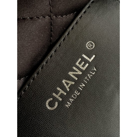 CHANEL 22 Bag