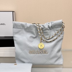 CHANEL 22 Bag