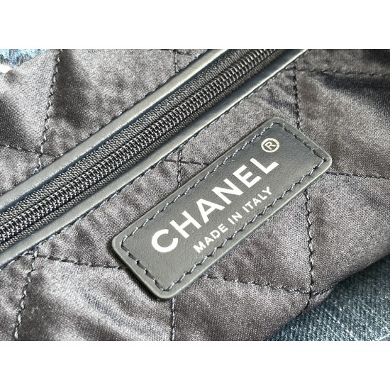 CHANEL 22 Bag