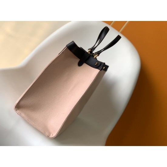 FENDI Tote Bags