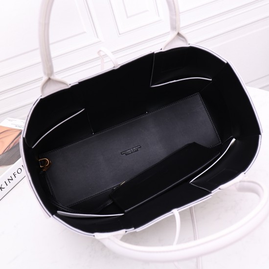 Bottega Veneta Tote