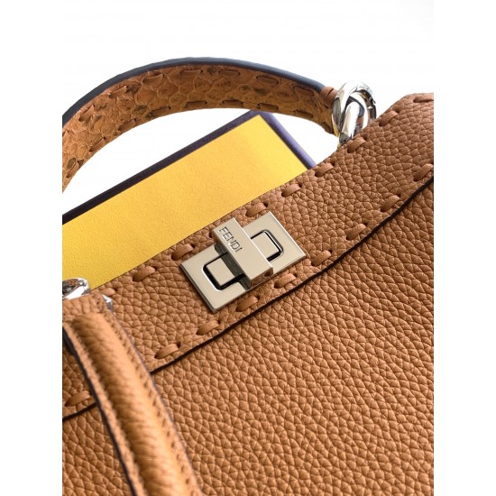 FENDI Peekaboo