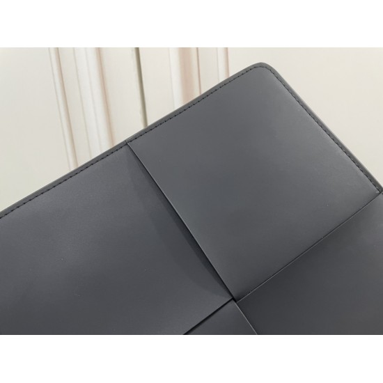 Bottega Veneta More