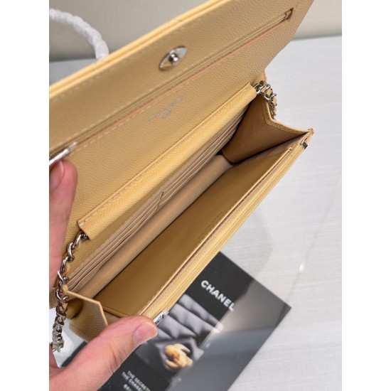 CHANEL WOC