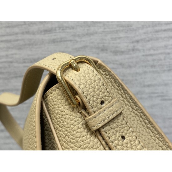 Dior Bobby