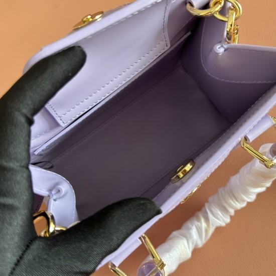 Gucci Diana