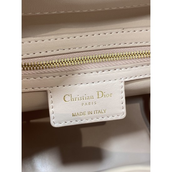 Dior Caro