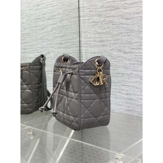 Dior Caro