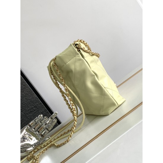 CHANEL 22 Bag