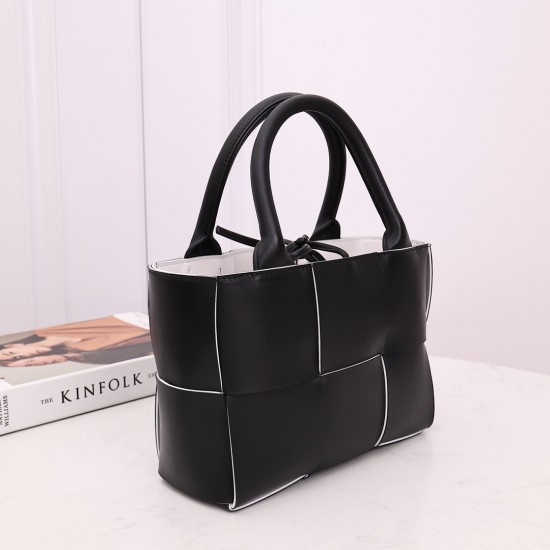 Bottega Veneta Tote