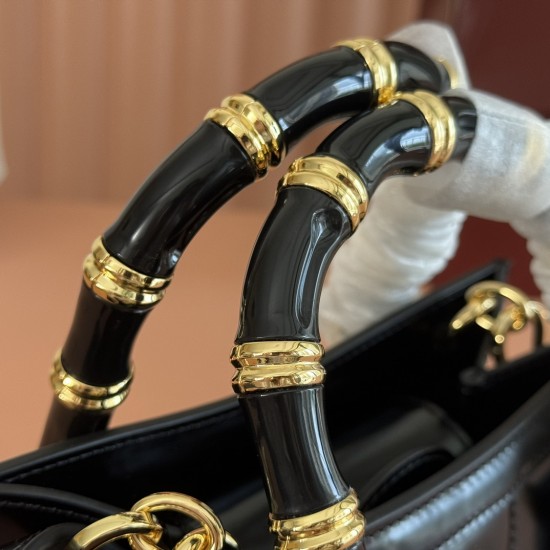 Gucci Diana