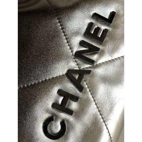 CHANEL 22 Bag