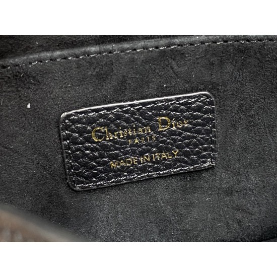 Dior Bobby