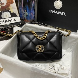CHANEL 19 BAG