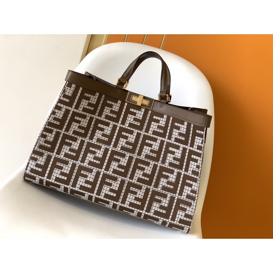 FENDI Tote Bags