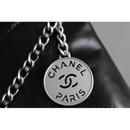 CHANEL 22 Bag