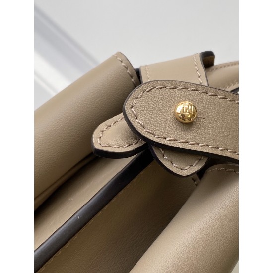 FENDI Peekaboo