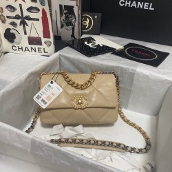 CHANEL 19 BAG
